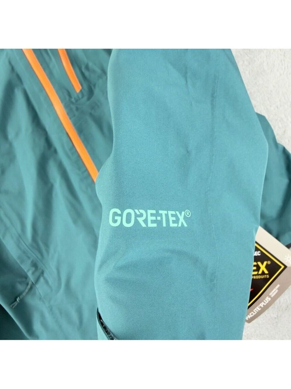 Patagonia NWT Women's Size Small Calcite Gore-tex Jacket 84995 Style Number - Picture 6 of 16